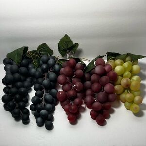 Early 2000s Fake Plastic Grapes (7 pieces TOTAL)
-Medium and Medium Large size